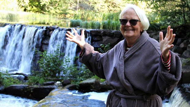77-åriga Lilian badar året om: ”Medicin för kropp och själ” 77-åriga Lilian badar året om: ”Medicin för kropp och själ”