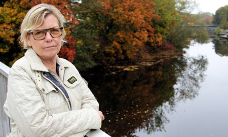 Erika spelade bort familjens pengar 