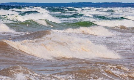 Stormstyrkor p� v�g mot kusten � v�rst p� s�ndag